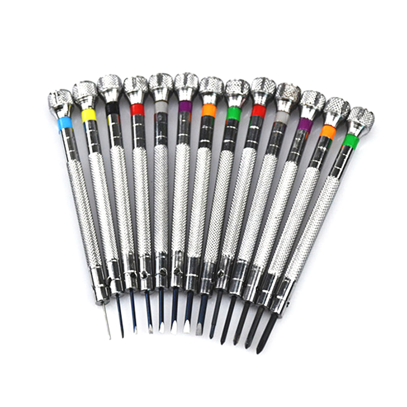 vârfuri șurubelniță de precizie în prim-plan